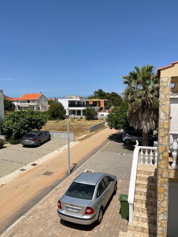 Apartments Villa Engeli Vir Buitenkant foto