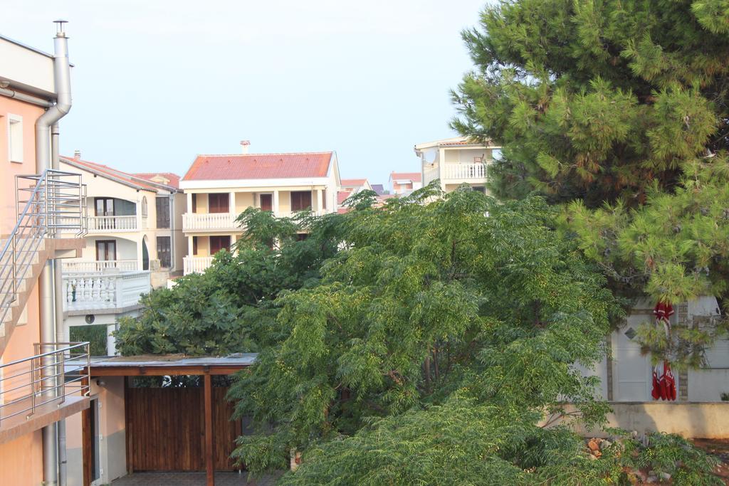 Apartments Villa Engeli Vir Buitenkant foto